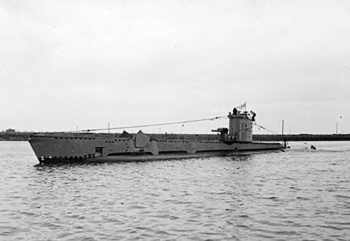 File:HMS Venturer (P68) (IWM FL 004031).jpg