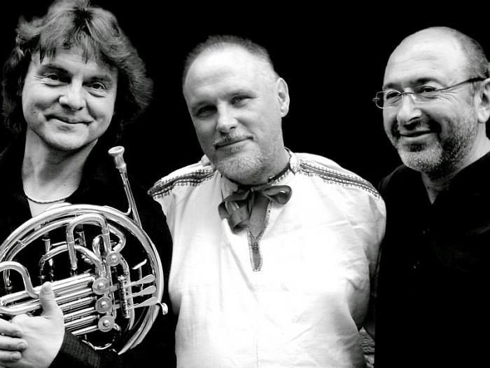 File:Moscow Art Trio.jpg