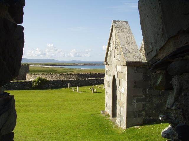 File:Oronsay Priory.jpg