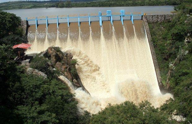 File:Presa de las adjuntas, Jerécuaro.jpg