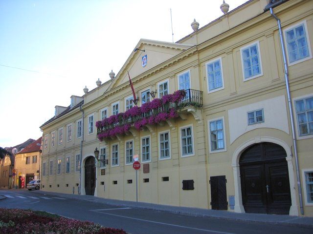 File:Sremski Karlovci City Hall, Sremski Karlovci, Serbia.jpg