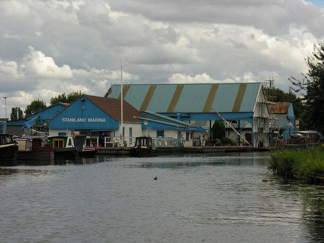 File:Staniland Marina - geograph.org.uk - 524762.jpg