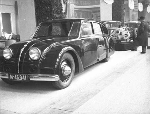 File:Tatra 77 at motorshow.jpg