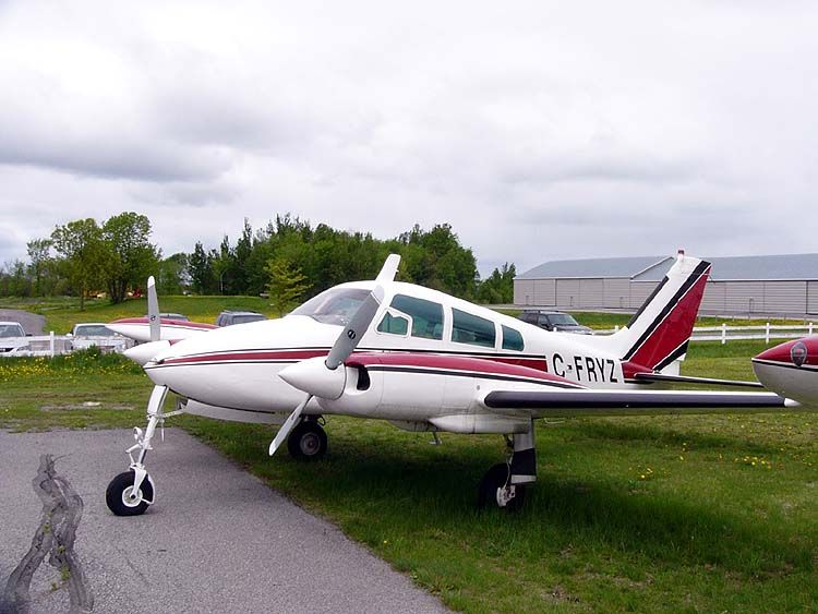 File:Cessna310JC-FRYZ.jpg