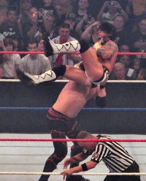 File:Chokeslam.jpg