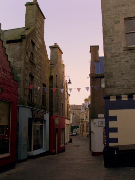 File:Commercial Street Lerwick.jpg