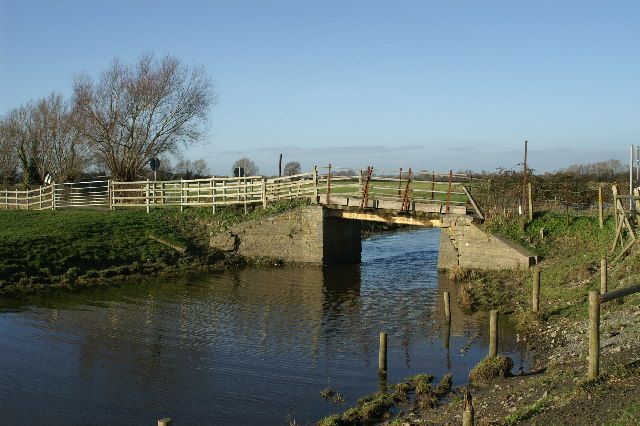 File:CrippsRiverBridge.jpg