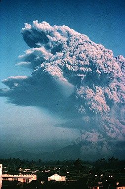 File:Galunggung eruption 1982.jpeg