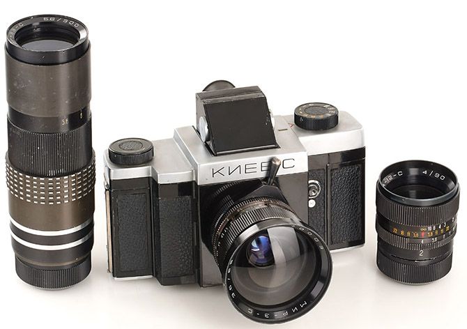 File:Kiev-C SKD with it's 3 lenses.jpg