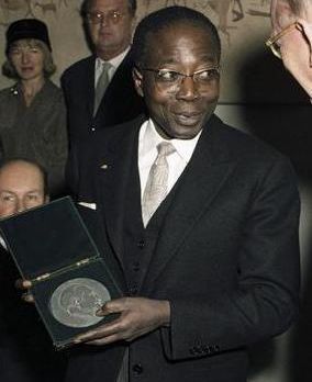 File:Léopold Sédar Senghor.jpg