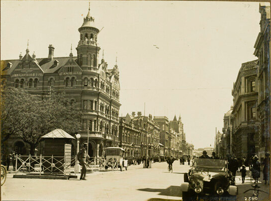 File:Perth's Moir Chambers, 1928 (cropped).png