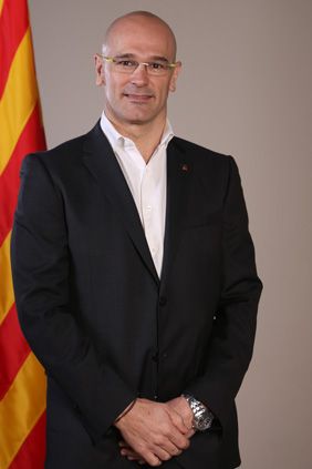 File:Raül Romeva retrat oficial govern 2016.jpg