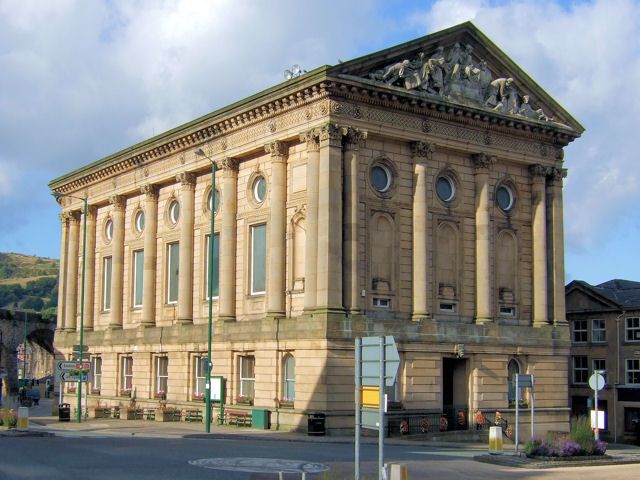 File:Todmorden Town Hall.jpg