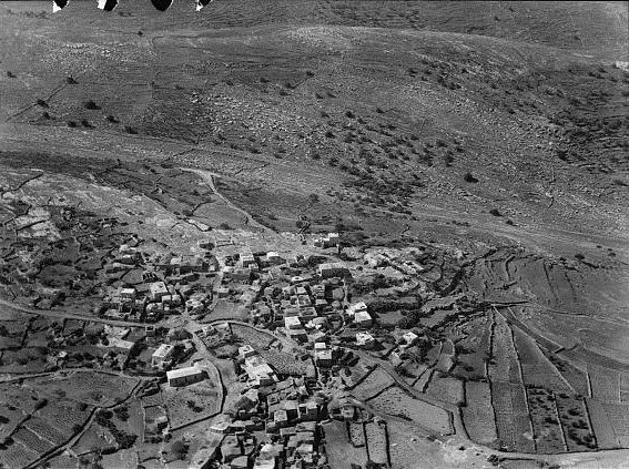 File:Beit Ur Fawqa Aerial, 1931 Cropped.jpg