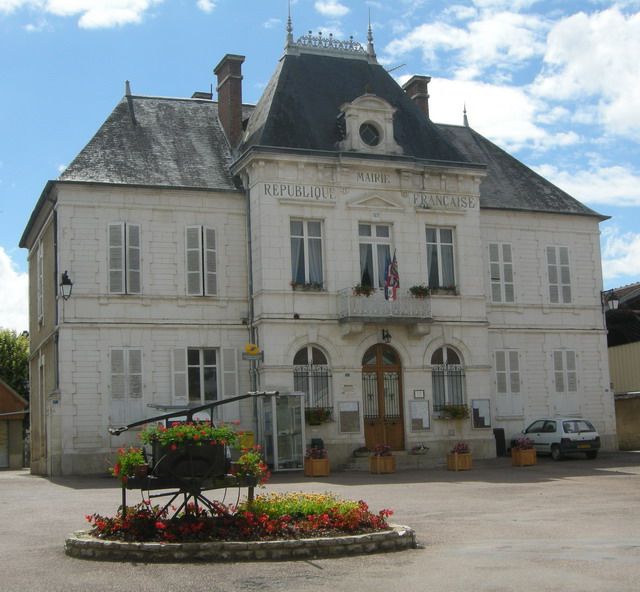 File:Chichee Mairie.jpg