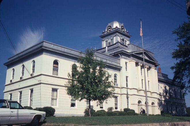 File:Cleburne County Courthouse.jpg