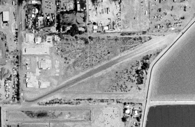 File:Douthitt Strip Airport-CA-28May2002-USGS.jpg