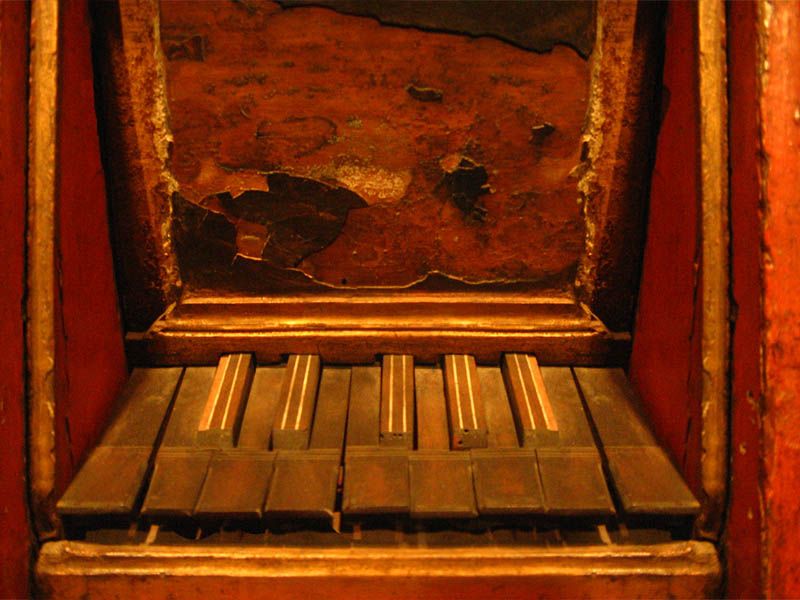 File:GanglionPiano.jpg