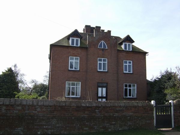 File:Hall Farm - geograph.org.uk - 444900.jpg