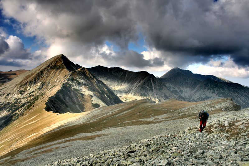 File:Panorama views of Retezat Mountains.jpg