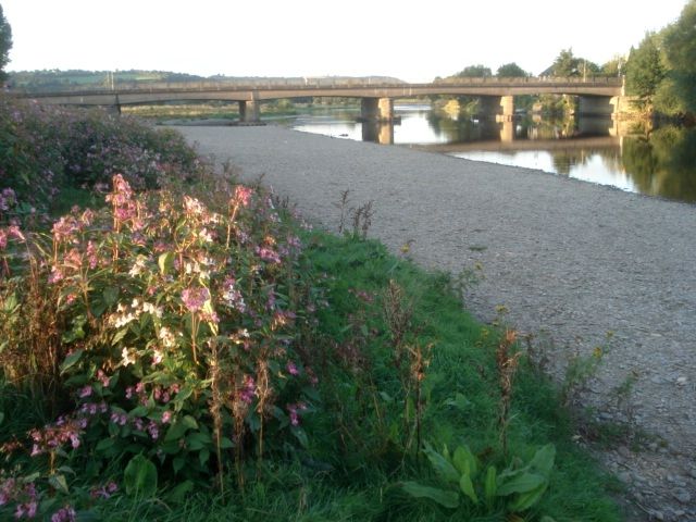 File:Bridge at Glasbury.jpg