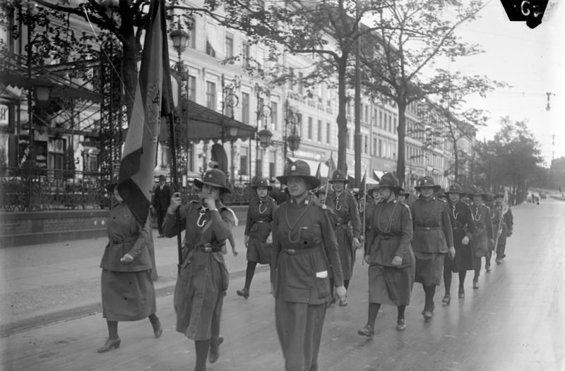 File:Bundesarchiv Bild 102-12634, Berlin, Demonstration der Heilsarmee.jpg