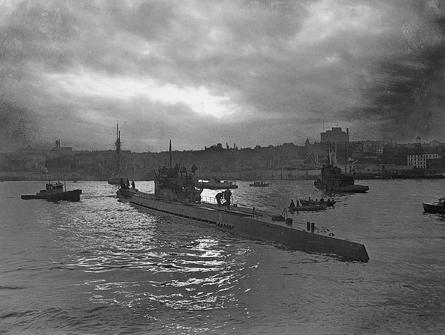 File:German submarine U-190.jpg