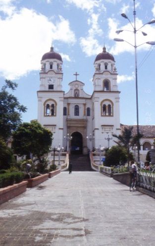 File:IglesiaSanJacintoEnGuasca.jpg