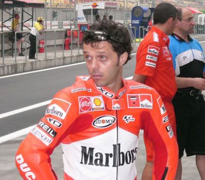 File:Loris Capirossi - 2005.jpg