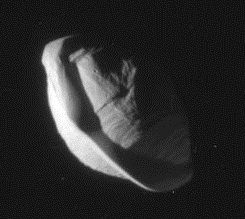 File:Pan (moon) edge-on.jpg