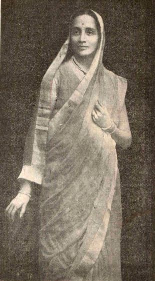 File:Rani Lakshmibai Rajwade.jpg