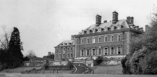 File:Bryanston School - geograph.org.uk - 1741983.jpg