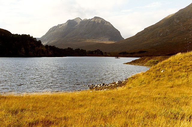 File:Loch Clair - geograph.org.uk - 1468122.jpg