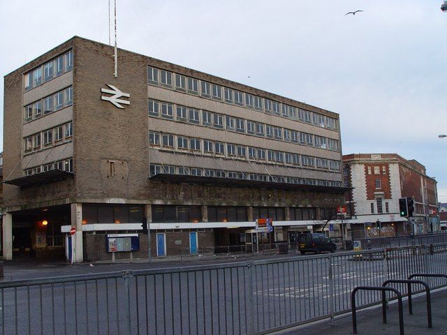 File:Paragon Station - geograph.org.uk - 603999.jpg