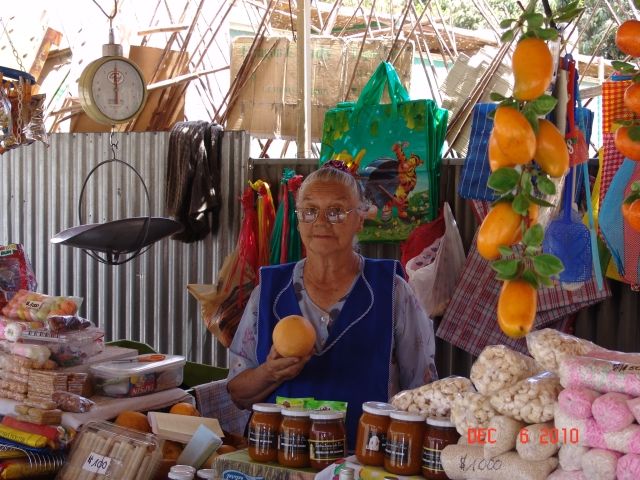 File:Street Vendor-- Pica. 2.jpg