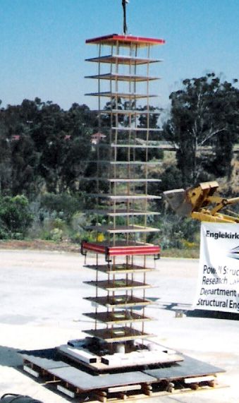 File:18-story model on earthquake protectors.jpg