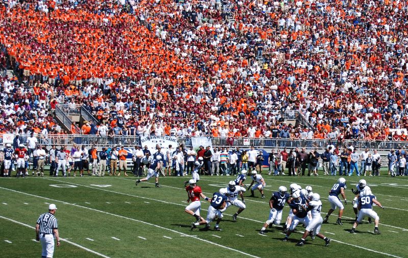 File:2007 Blue-White game with VT block.jpg