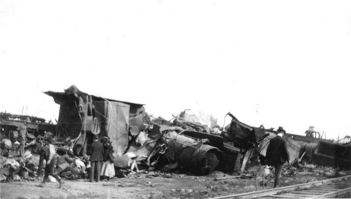 File:Esmond train wreckage.jpg