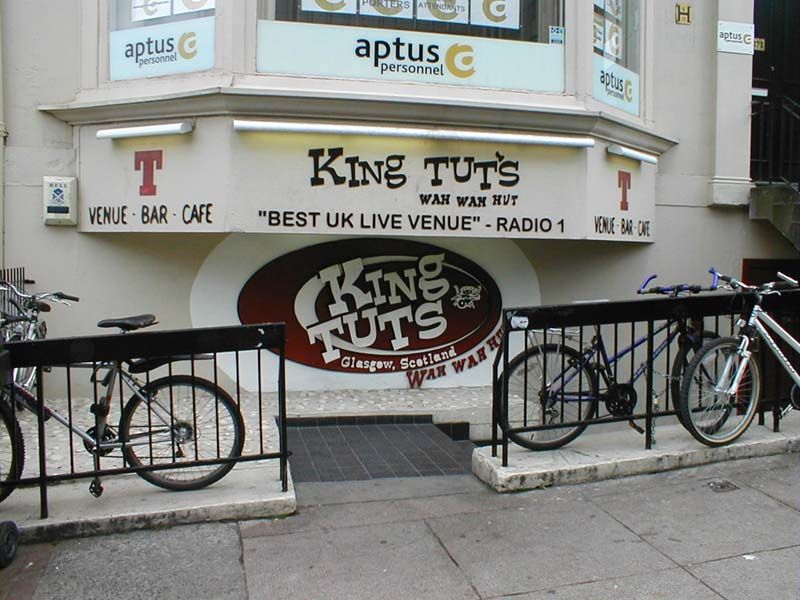 File:King Tut's Wah Wah Hut 1.jpg