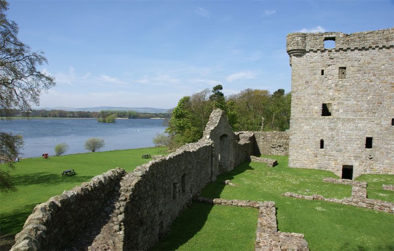 File:Lochleven Castle 02.jpg