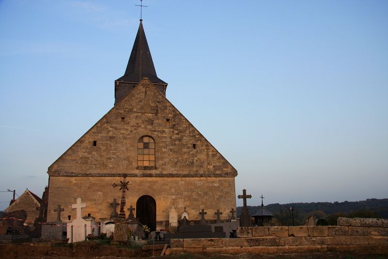 File:Mareuil La Motte Eglise Soir.jpg