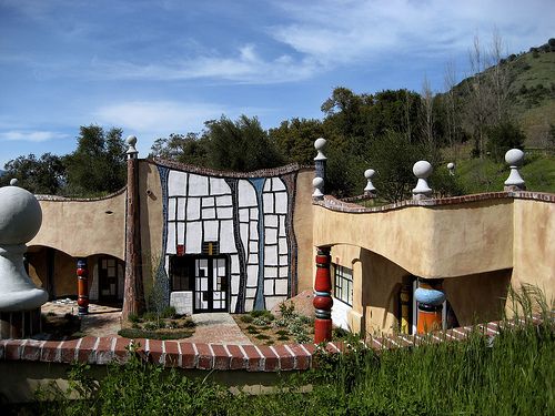 File:Quixote winery.jpg