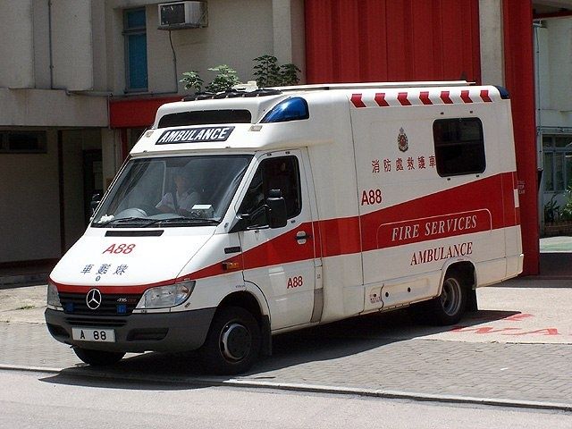 File:Sprinter 416 UVG Ambulance HK.jpg