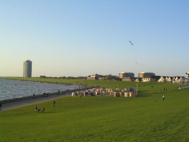 File:Büsum Strand.JPG