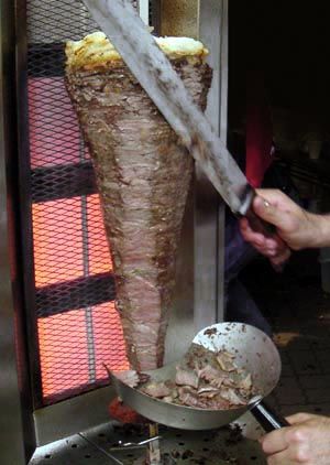 File:Döner kebab slicing.jpg