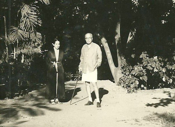 File:Gita and Ambalal, Ahmedabad, 1952.jpg