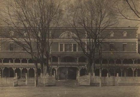 File:Main building at Wetumpka Prison.jpg