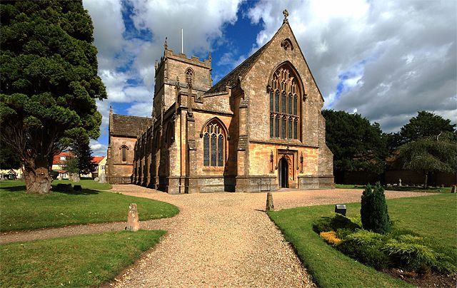 File:Milborne Port Church1.jpg