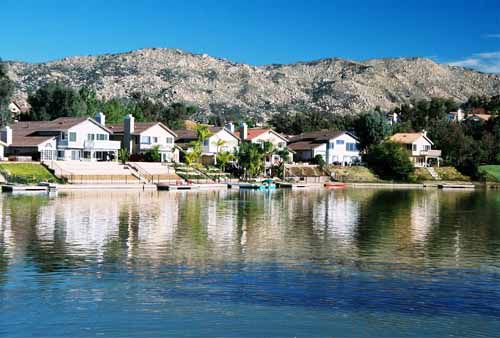 File:Sunnymead Ranch Lake.jpg