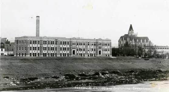 File:Technical Collegiate Institute, Saskatoon circa 1930.jpg